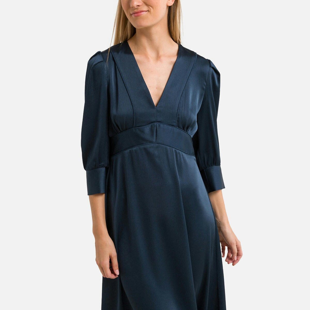 Robe longue satinée, manches 3/4