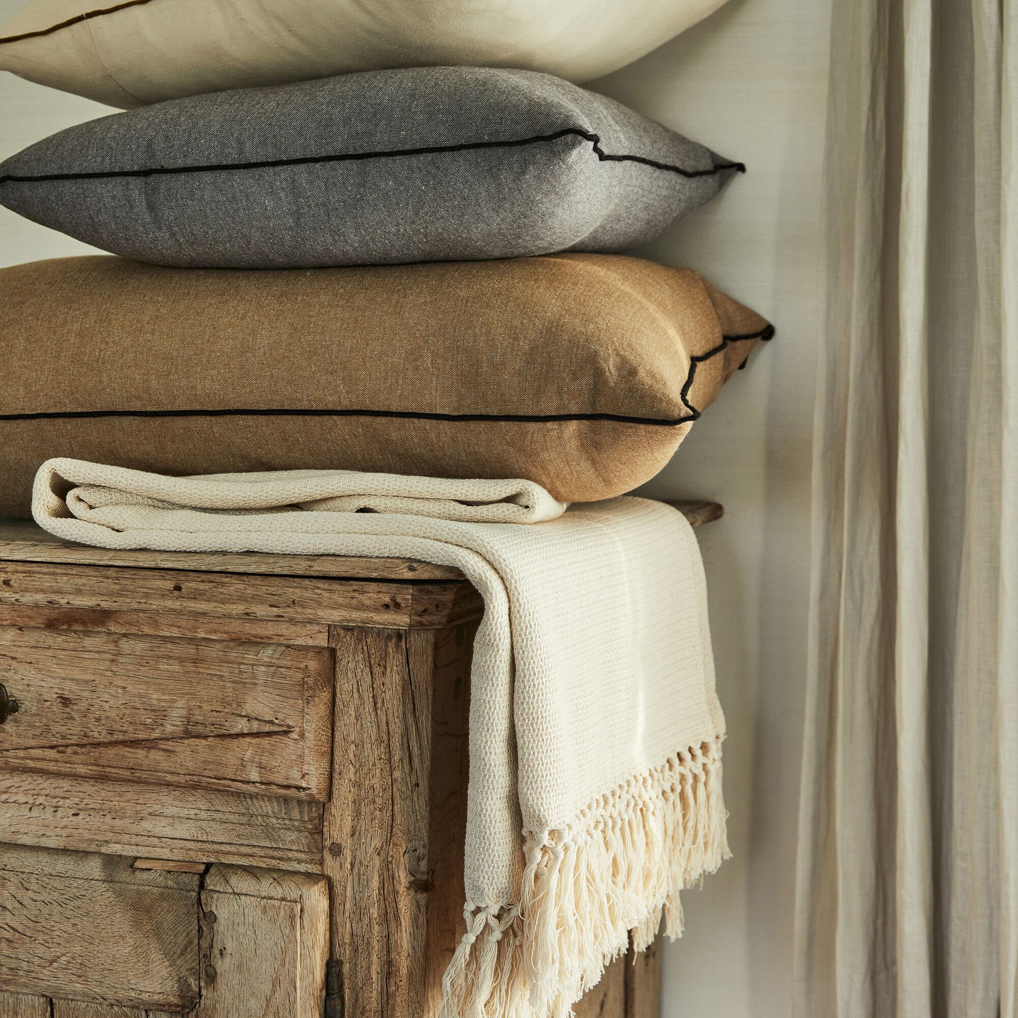 LINIA - Coussin points bourdon en coton - gris ardoise 45x45cm