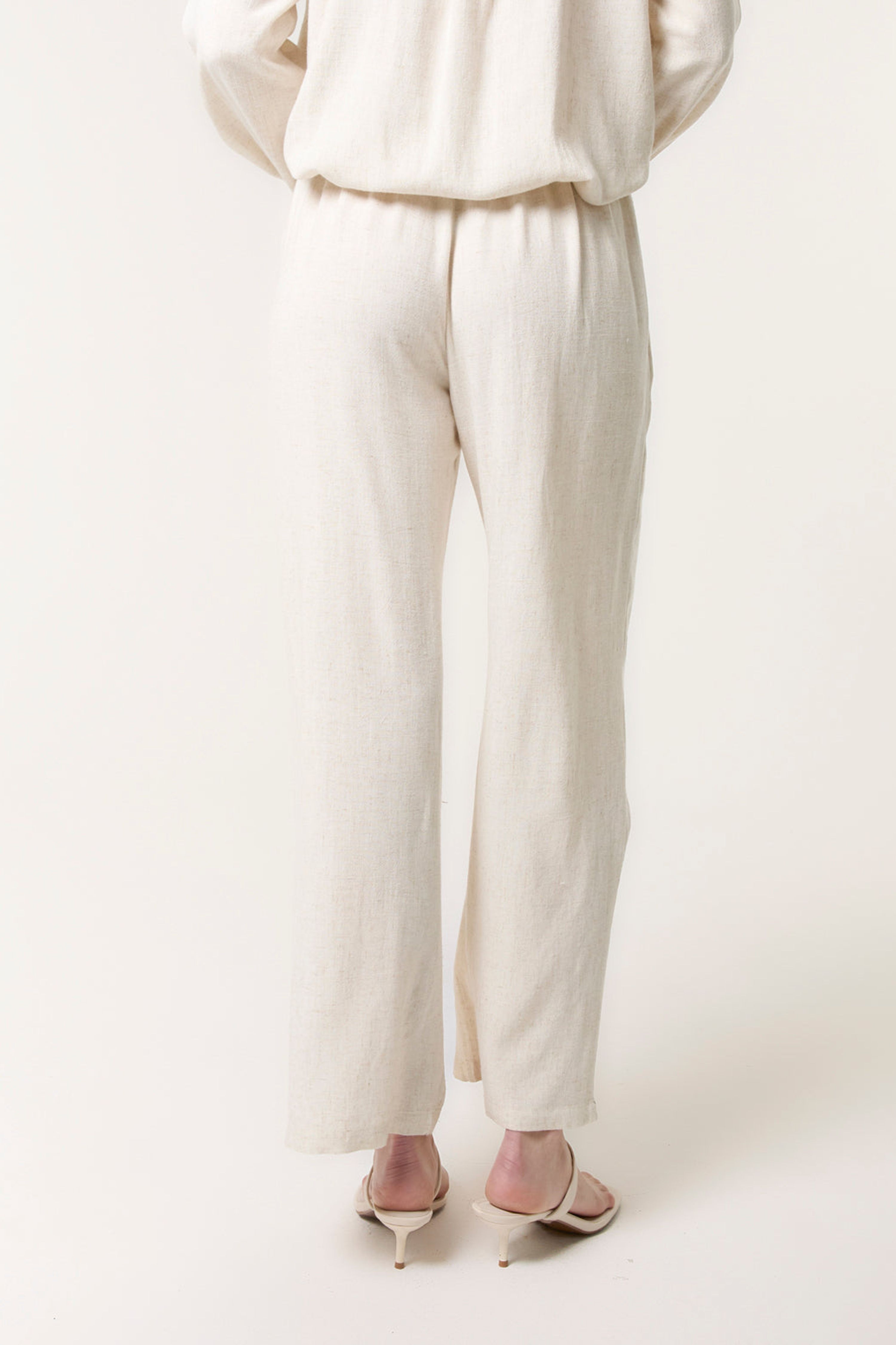 Blue Vanilla Off White Linen Flower Embroidery Trousers