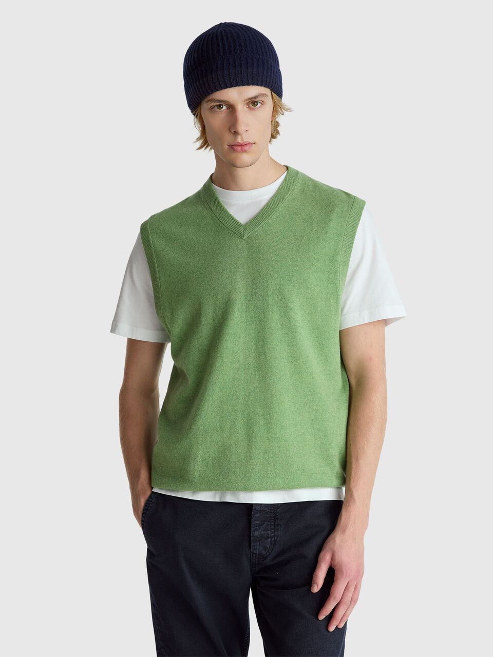 Light marl green vest in pure Merino wool