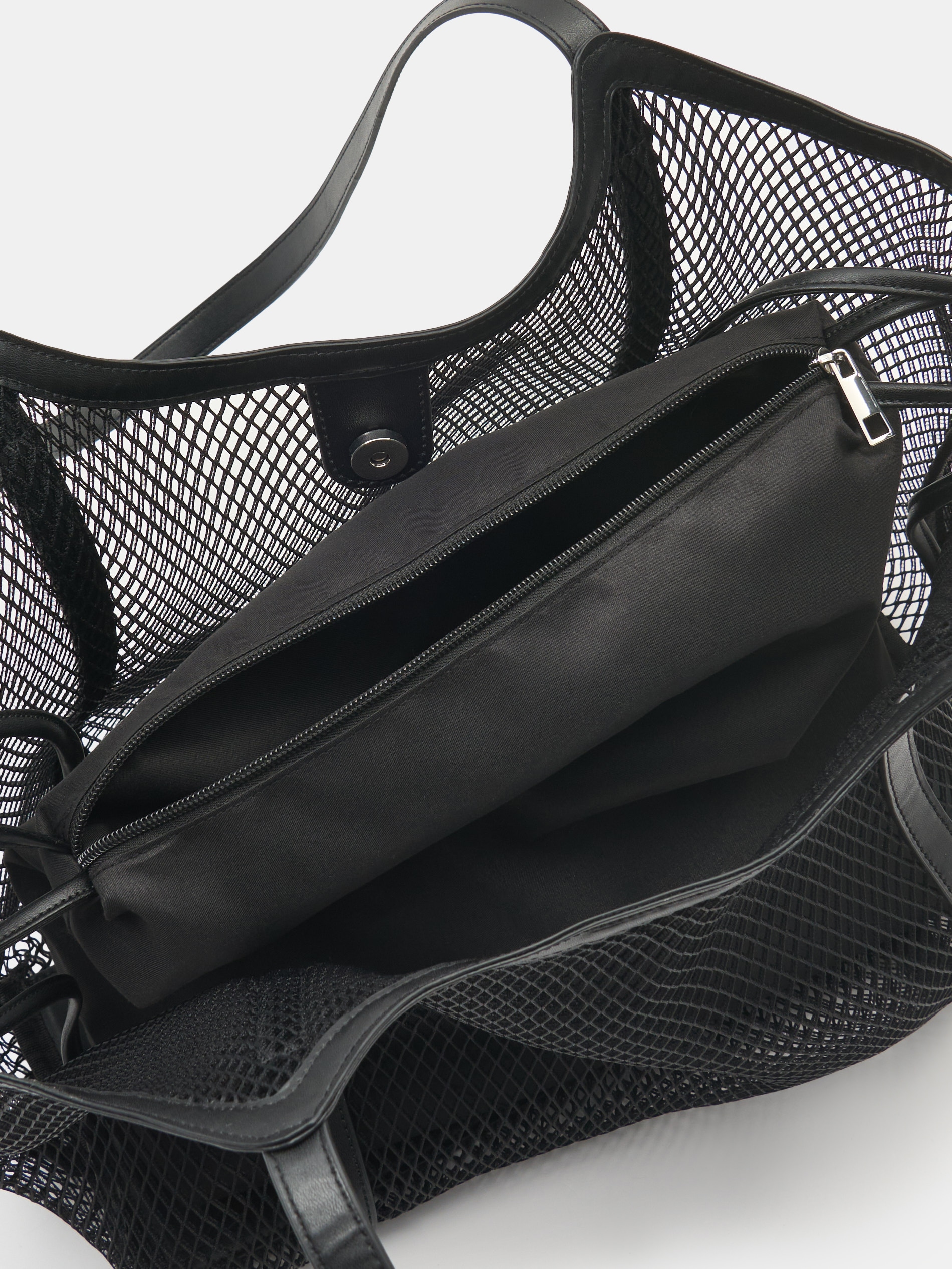 Siateczkowa torba tote z kosmetyczką