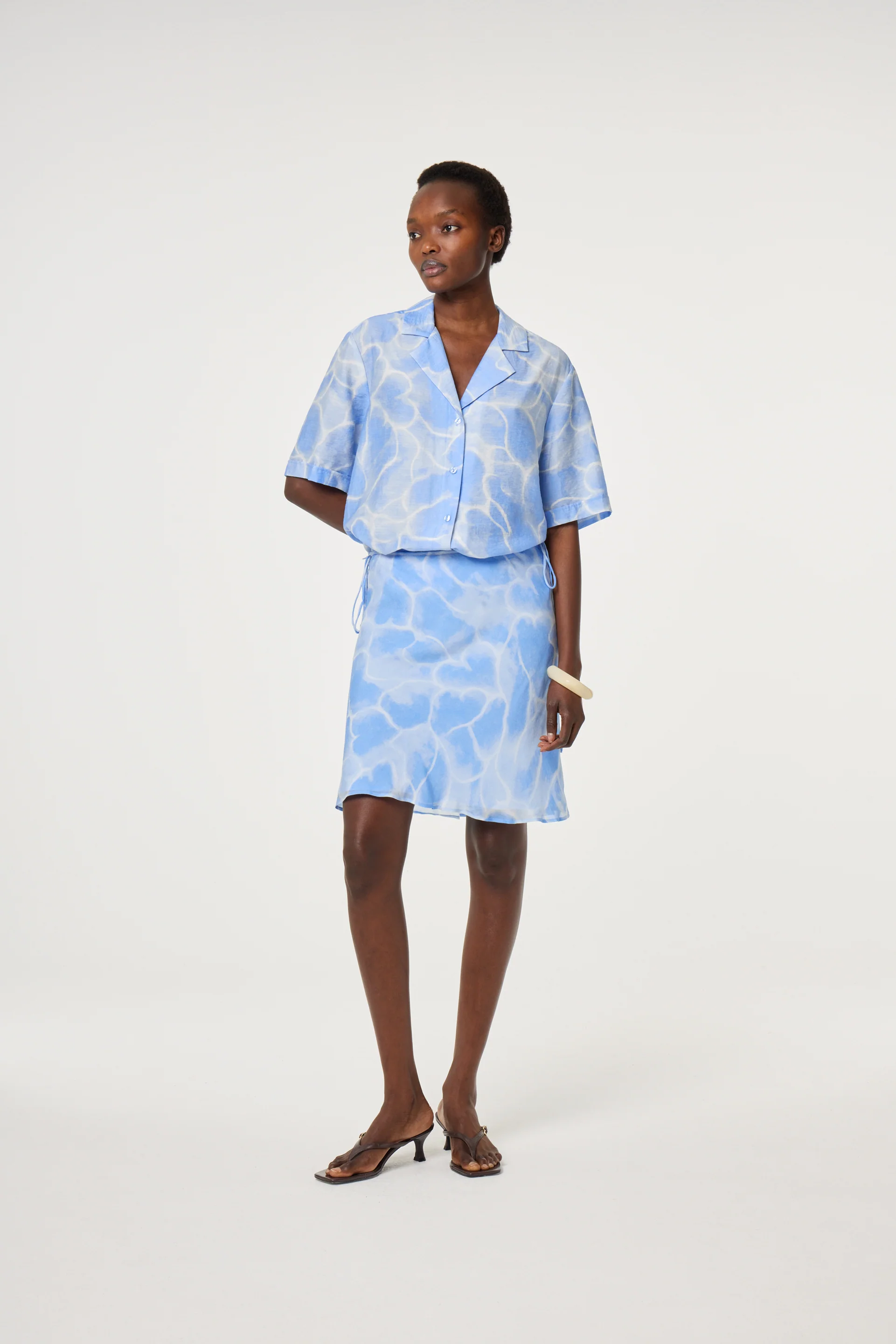 Neia Skirt | Light Blue/Crispy White