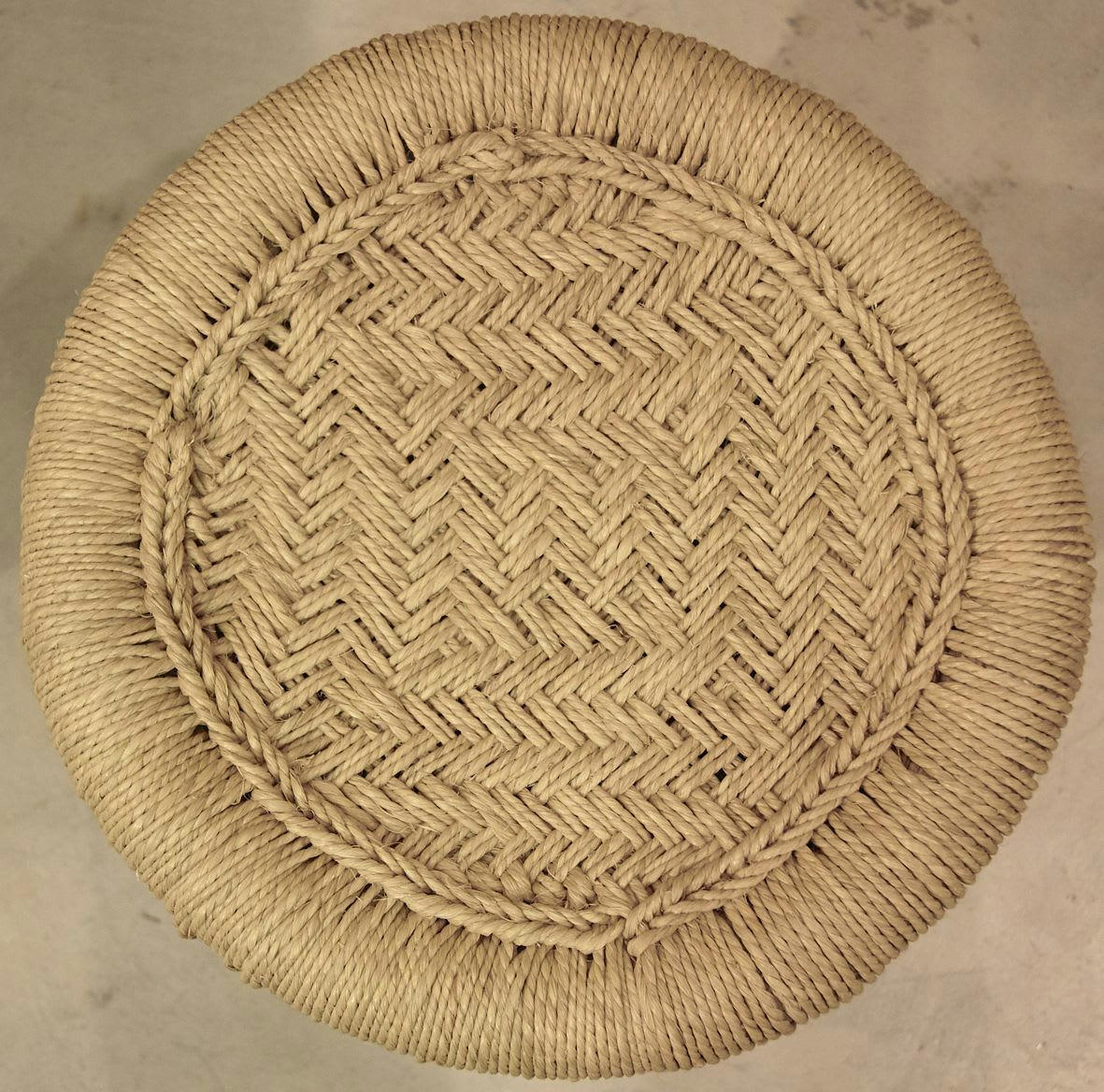 - Tabourets en roseau (lot de 2) motif naturel