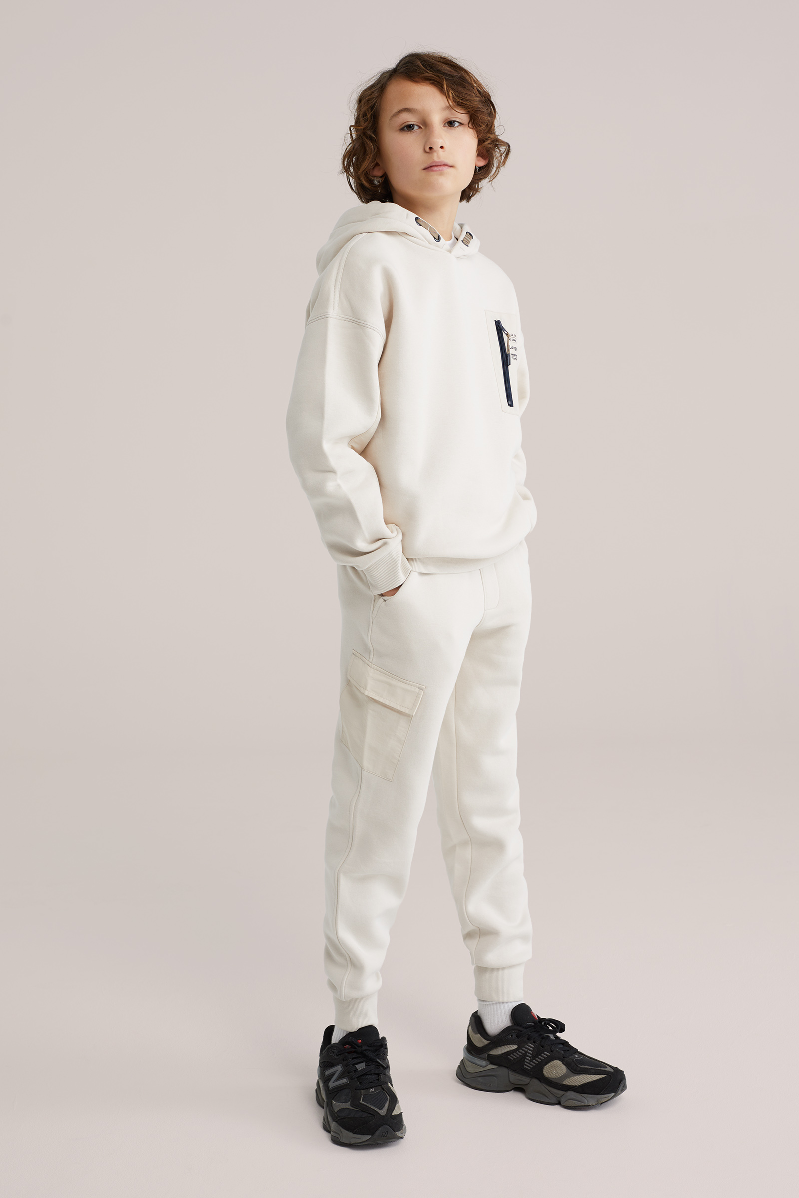 Jongens regular fit joggingbroek met print en cargozakken