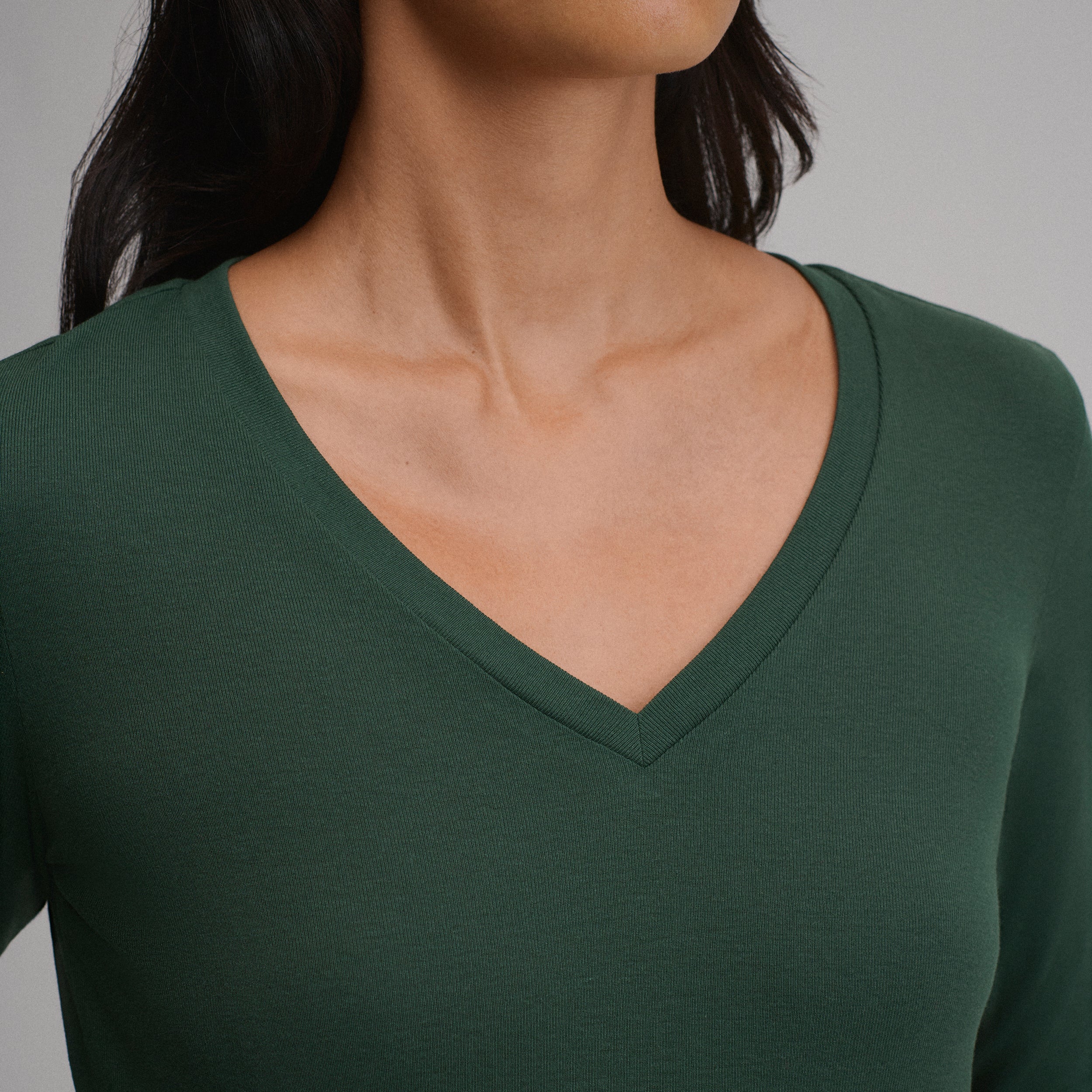 Women's Everyday Long-Sleeve V-Neck T-Shirt