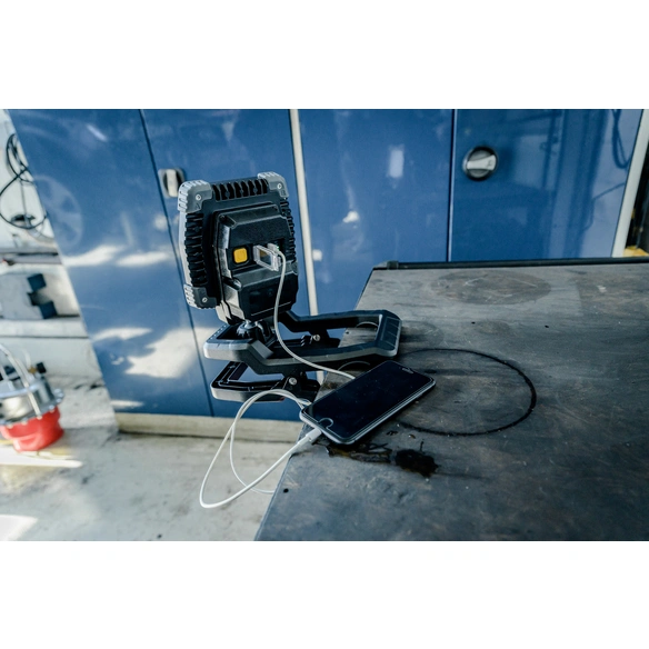 Mobiler LED Akku Strahler CL 4050 MA