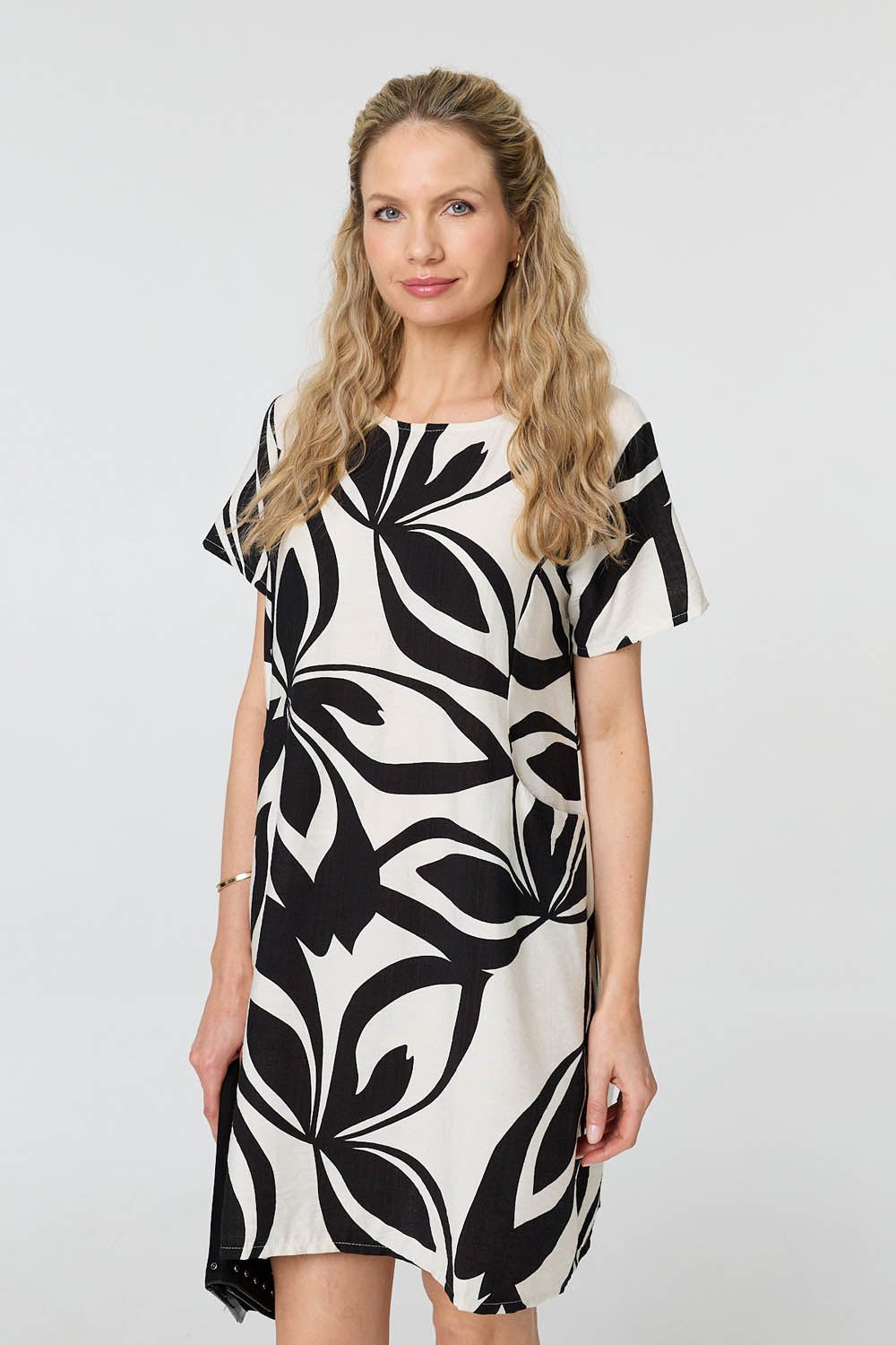 Izabel London Printed Short Sleeve Short Shift Dress