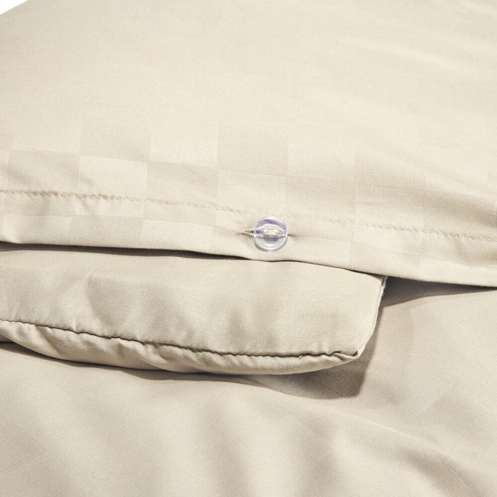 Parure de lit 2 personnes 220x240cm 2 taies 63x63cm polyester damier (2 modèles)