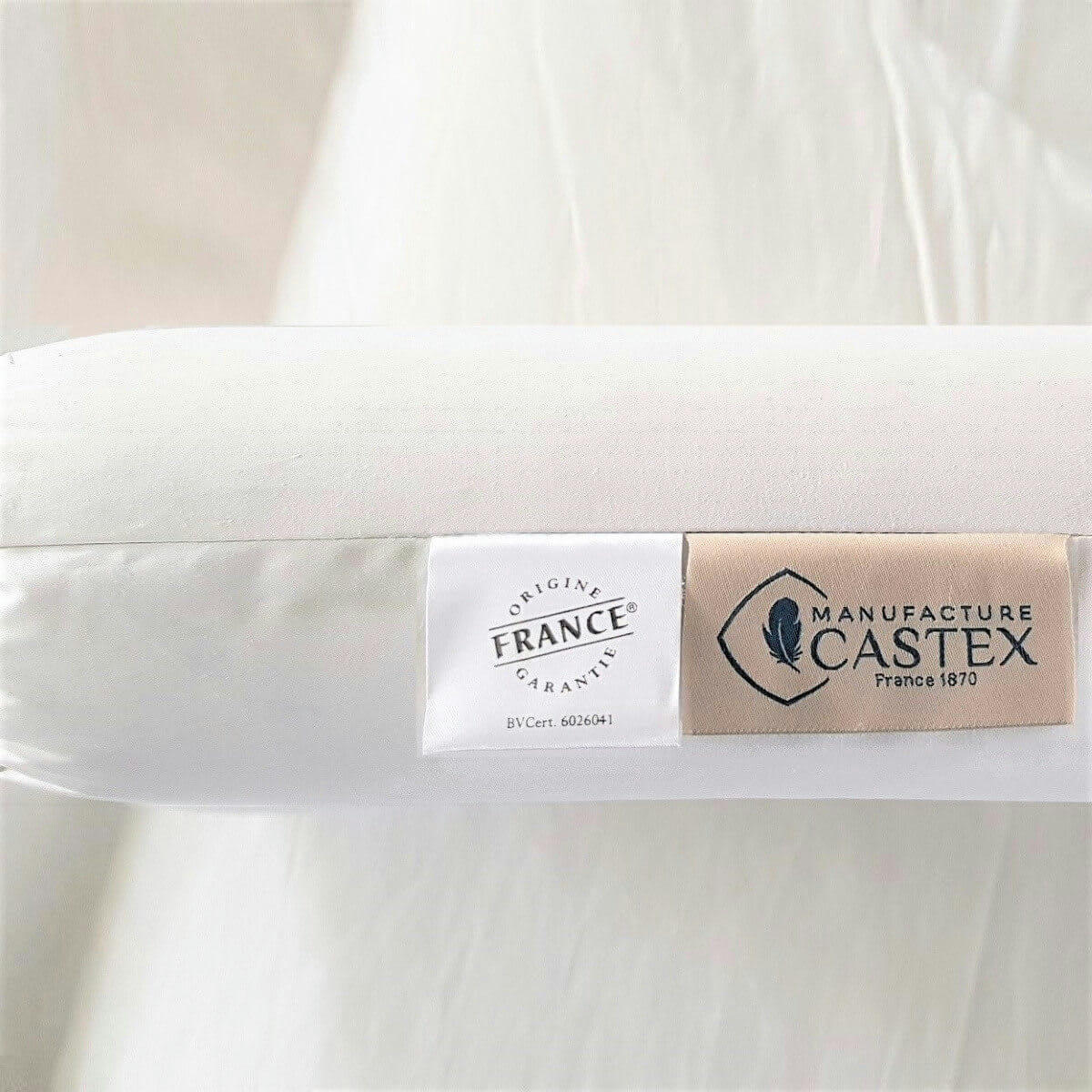 PREMIUM - Traversin plat naturel moelleux en plumes et duvet 140 cm