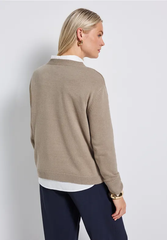 V-Neck Pullover