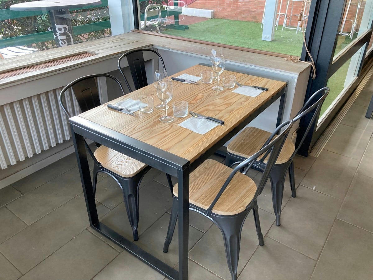 NEVADA - Lot de 2 Chaises de repas acier gris et bois clair