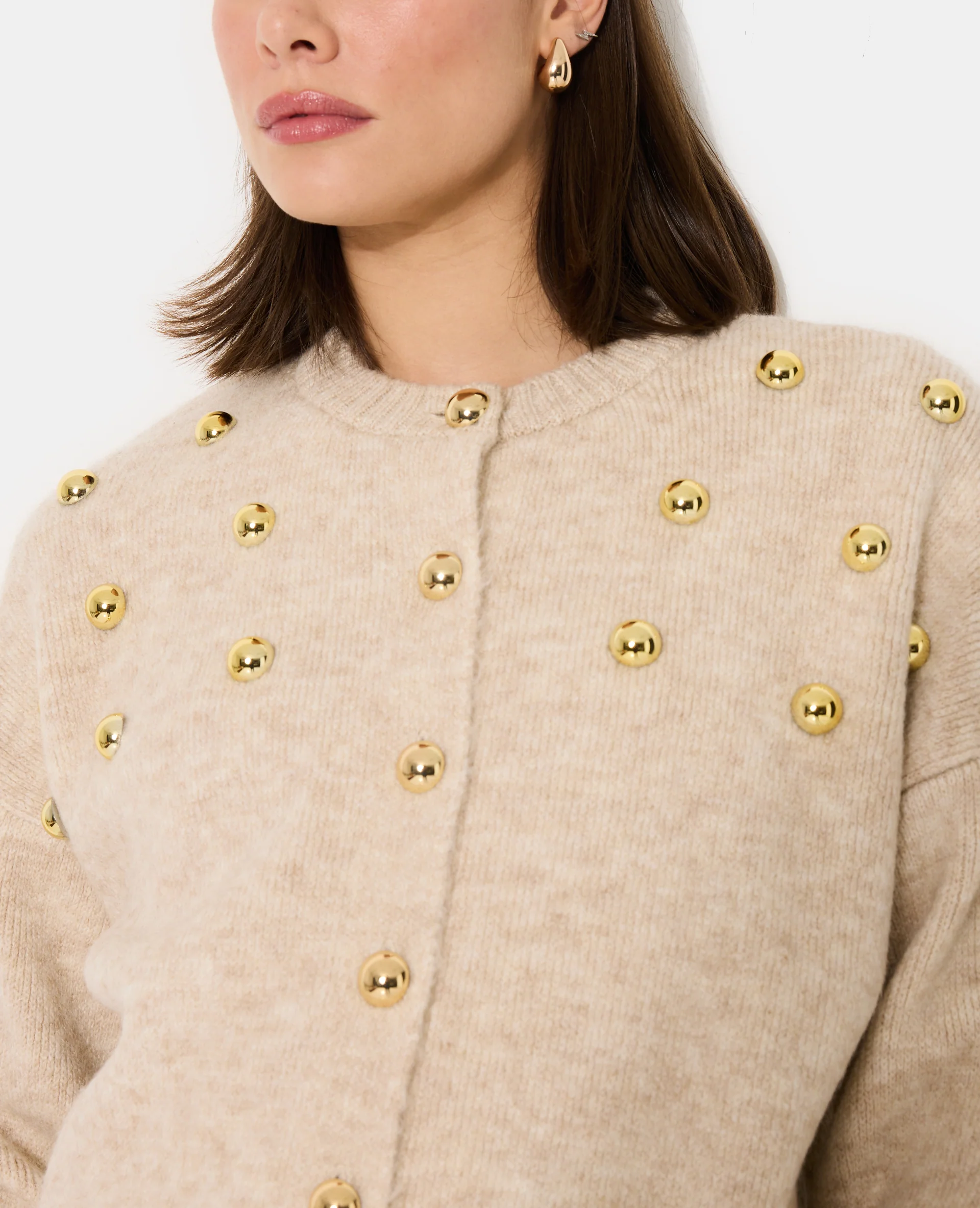 Gilet col rond avec bouton et déco boules métal