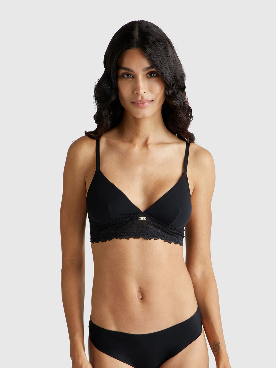 Triangle bra with lace