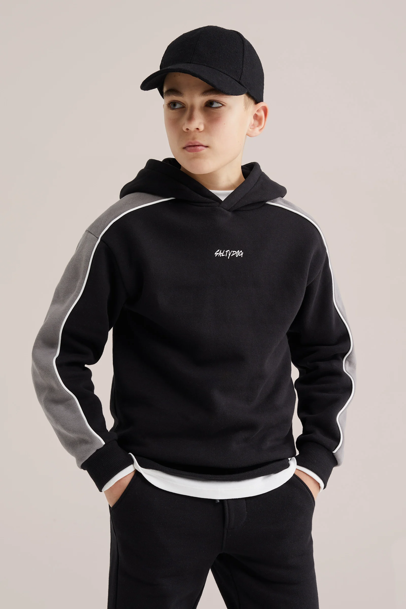 Jongens hoodie met colourblock