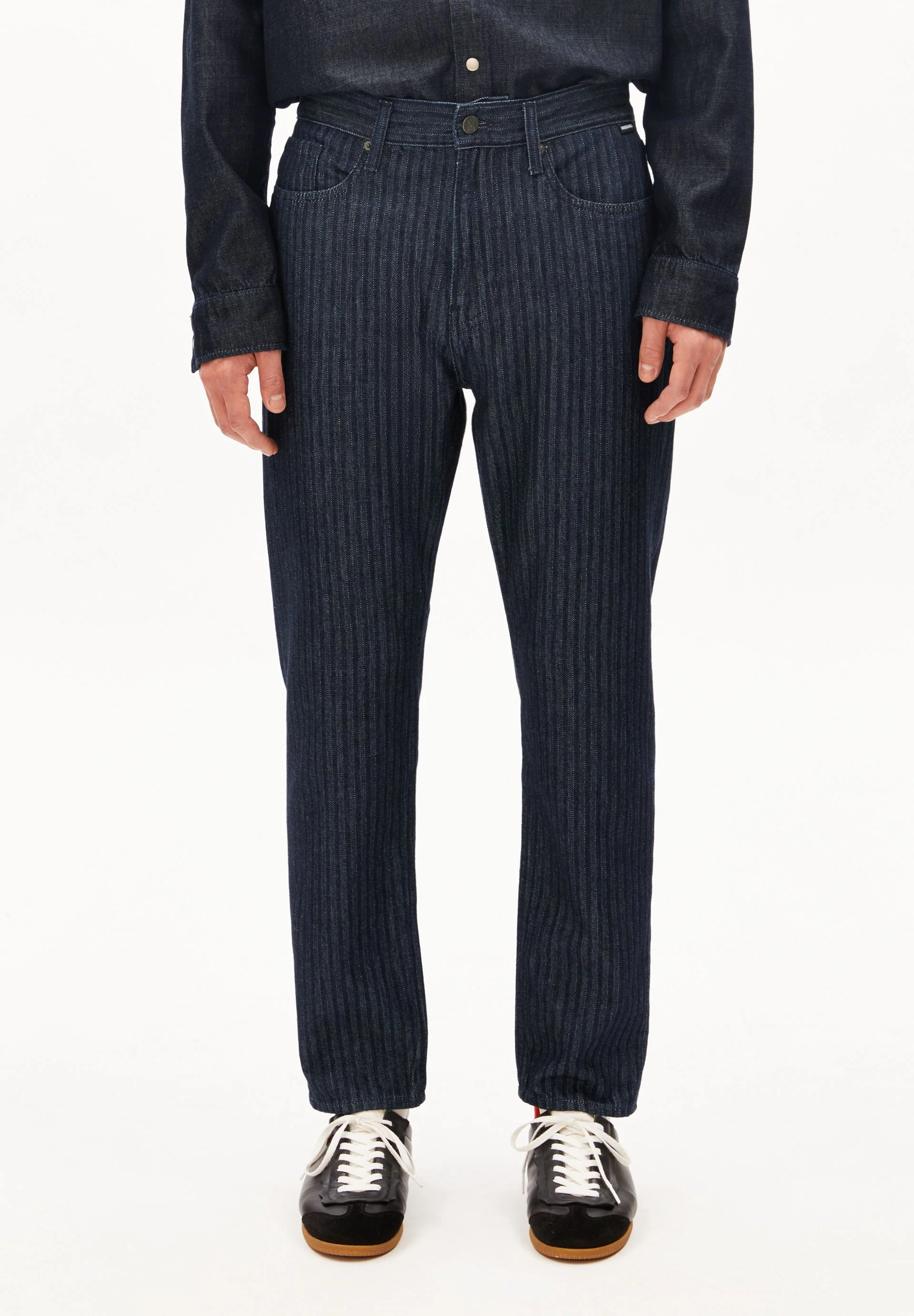 HERRINGBONE TAPERED JEANS