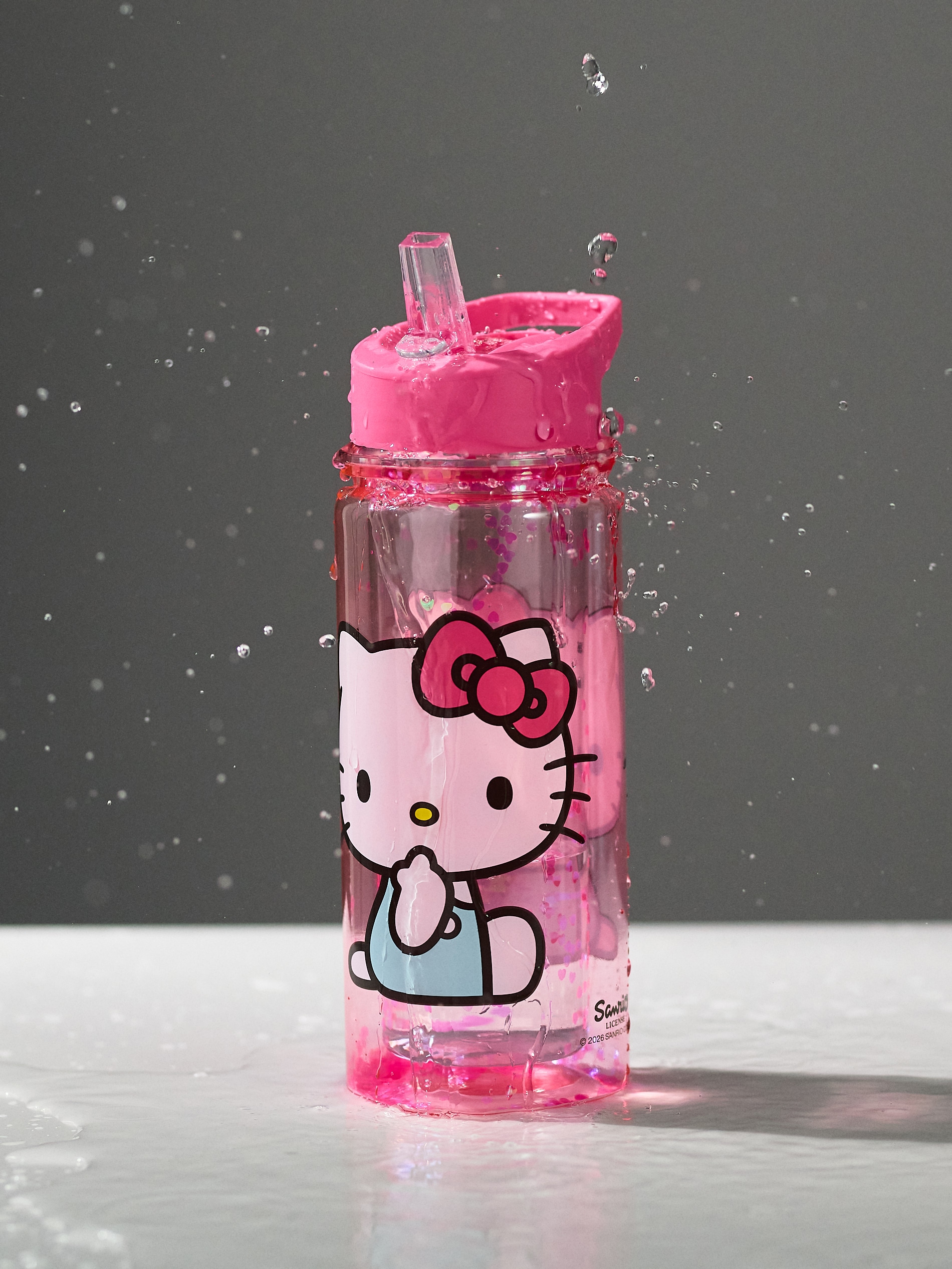 Bidon z uchwytem i słomką Hello Kitty
