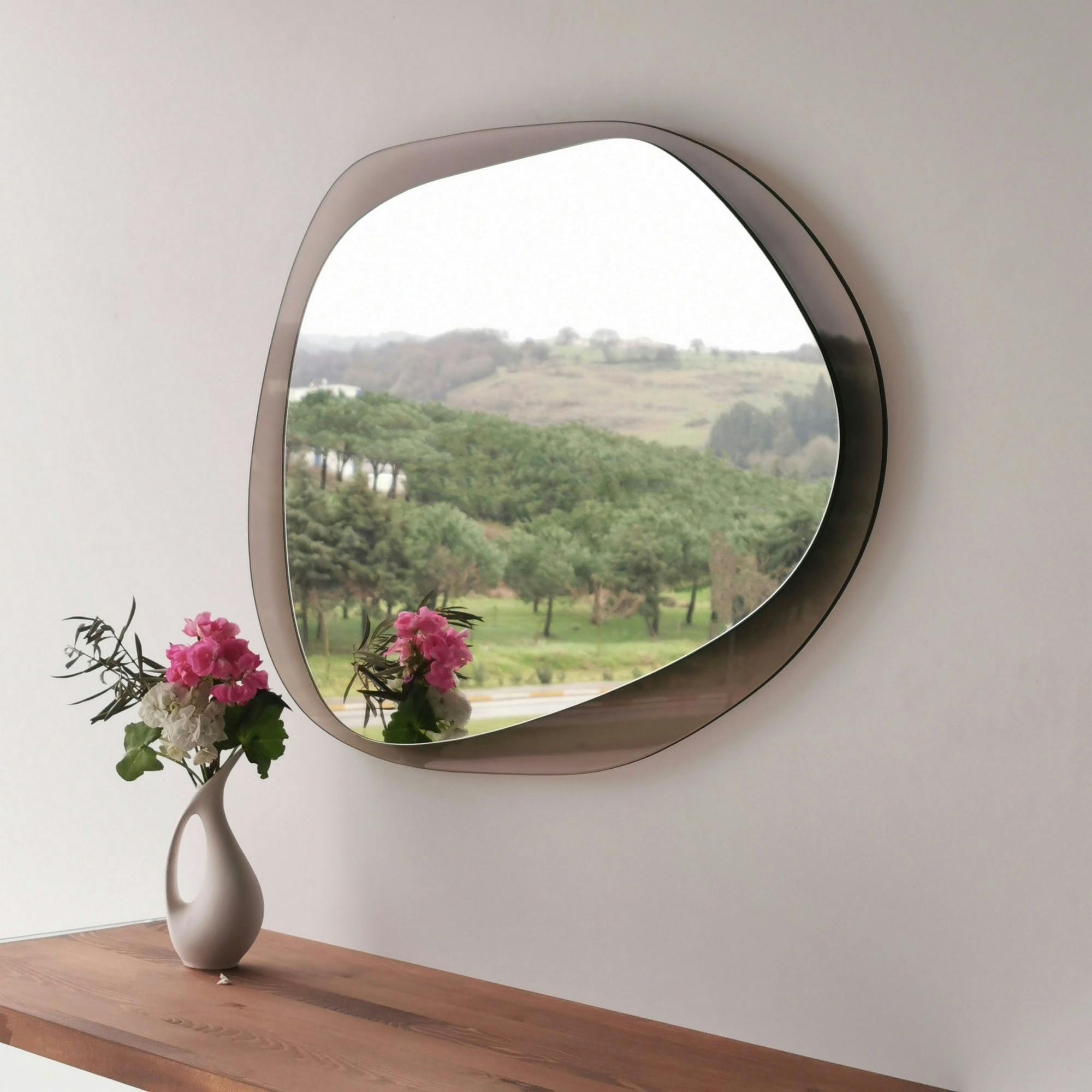 Miroir design organique cadre verre ambré 75 cm CODY