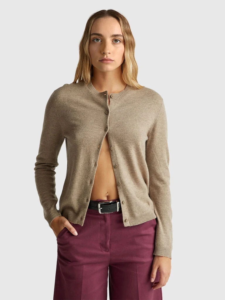 Cardigan in wool and cashmere blend