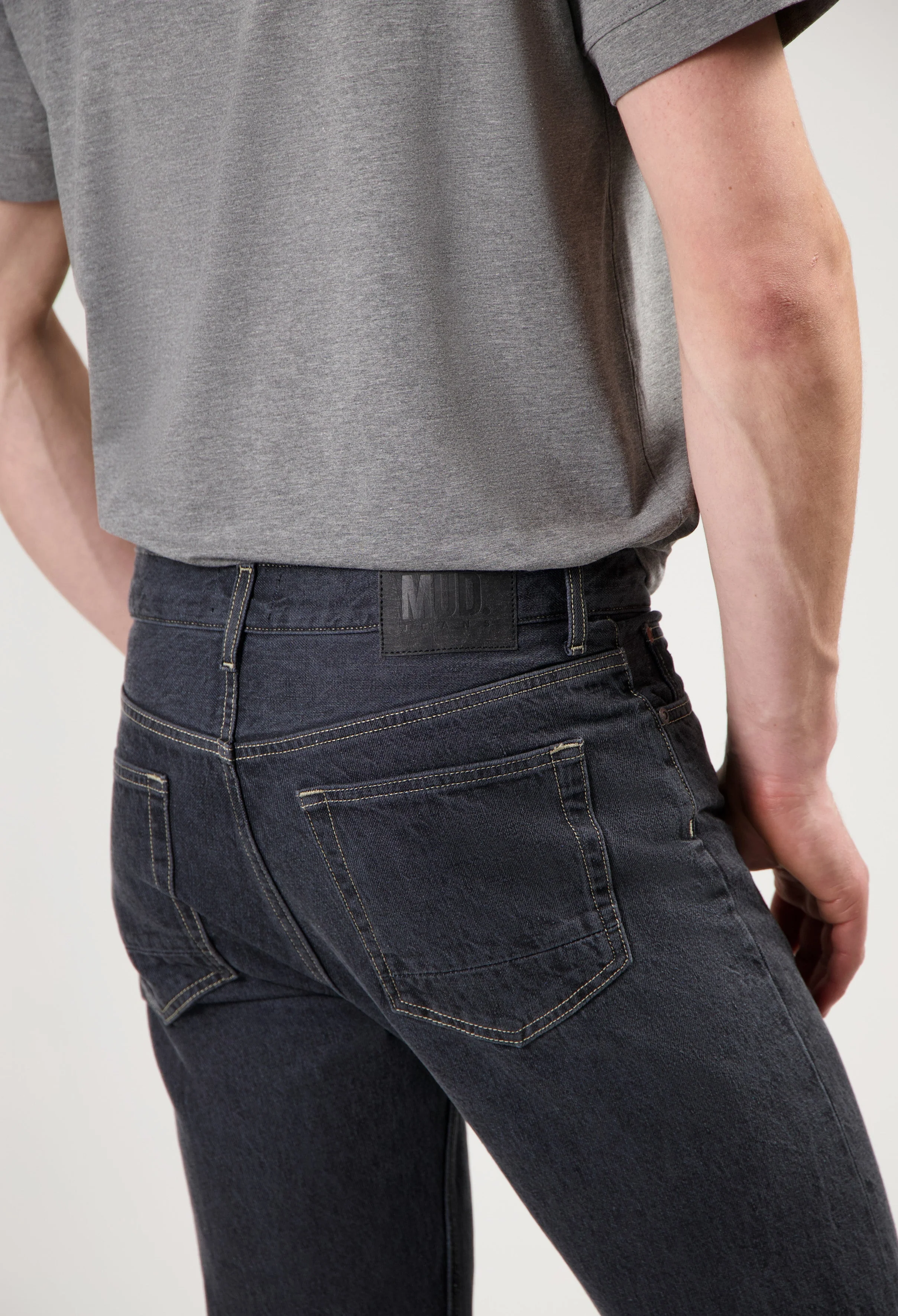 John Mid Straight - Medium Black