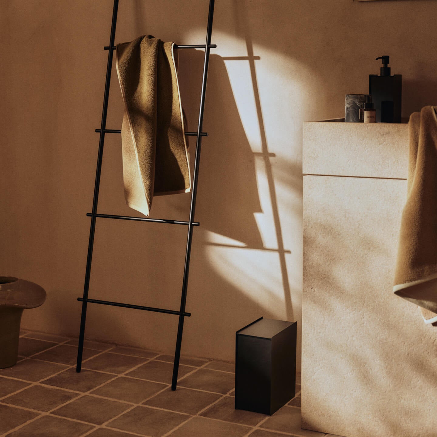 Ferm Living Dora Ladder Handoekhouder - Black