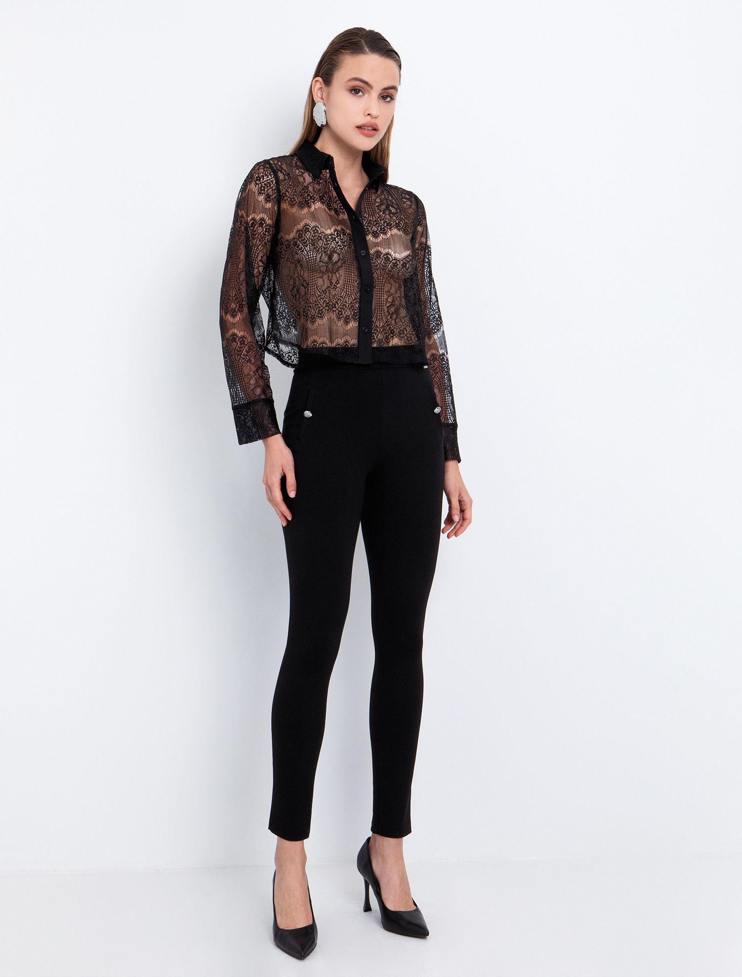 Πουκάμισο από δαντέλα