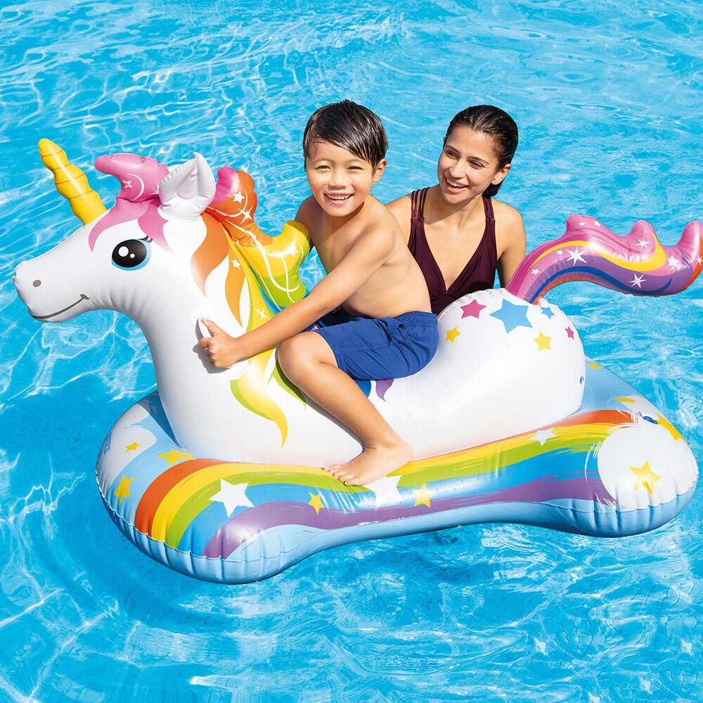 Petite licorne gonflable