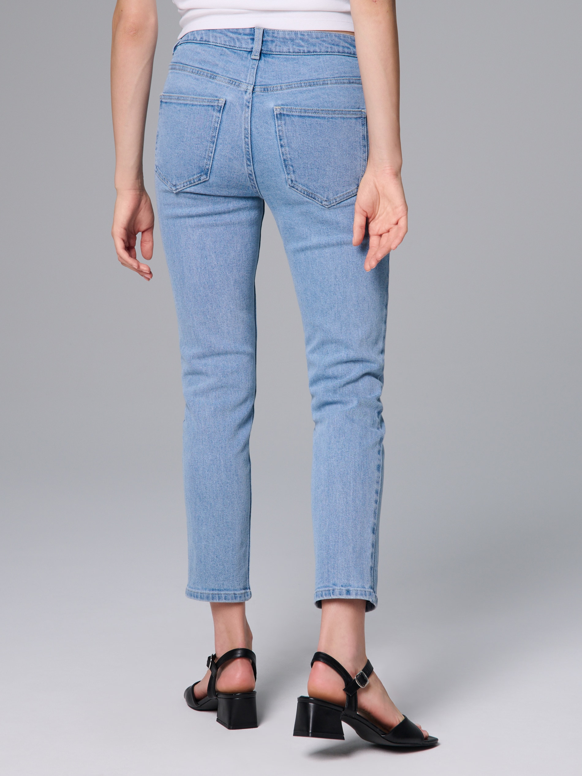 Spodnie jeansowe mom comfort fit