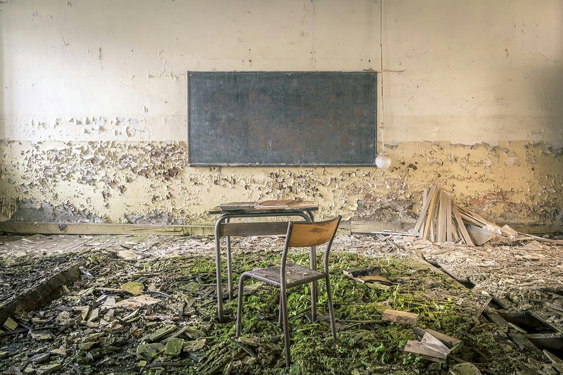 L' ENFANCE OUBLIÉE - Photographie d'art de Gaëtan Chambon 60x90 cm sur alu