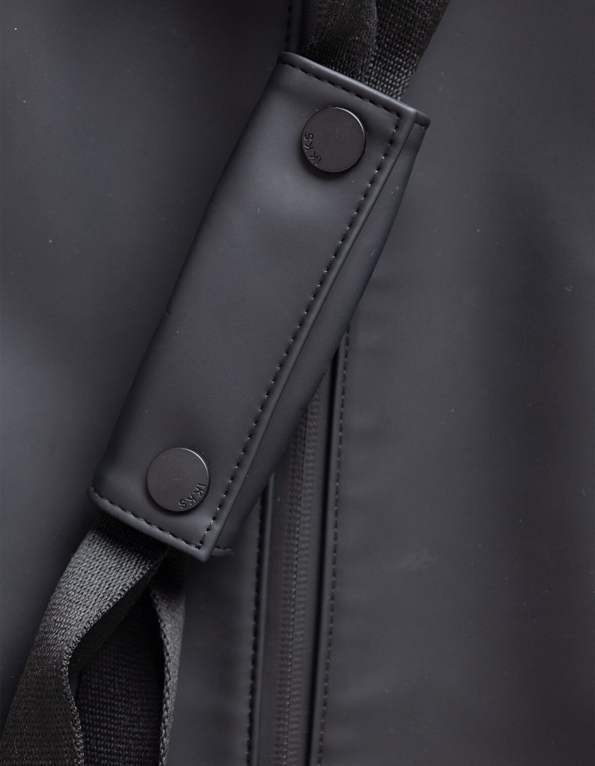 Sac week-end noir nylon effet gomme Homme
