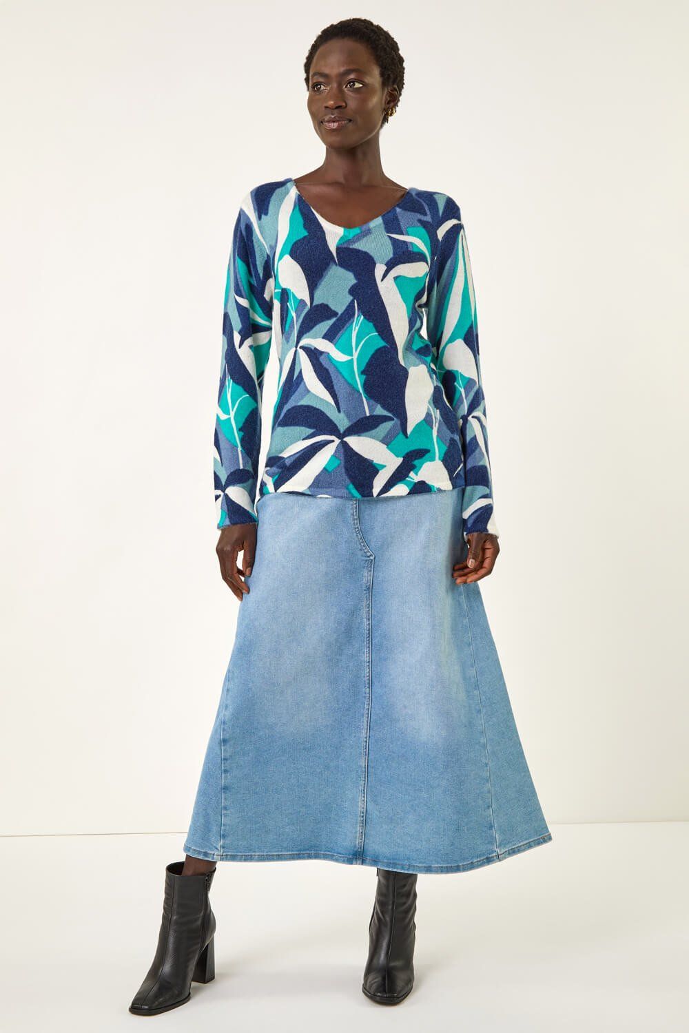 Roman Abstract V-Neck Knit Jumper
