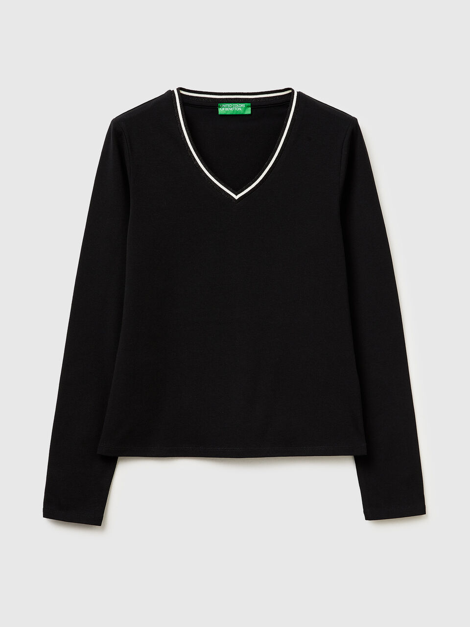 Fitted V-neck T-shirt