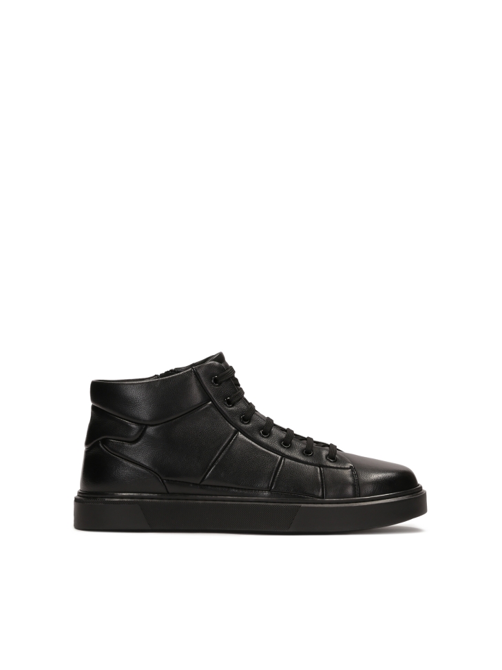 Sneakers with artistically molded upper