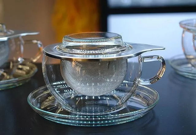 Filiżanka ze spodkiem z zaparzaczem stalowym 0,4 L Trendglas - TEA TIME 4E.220204