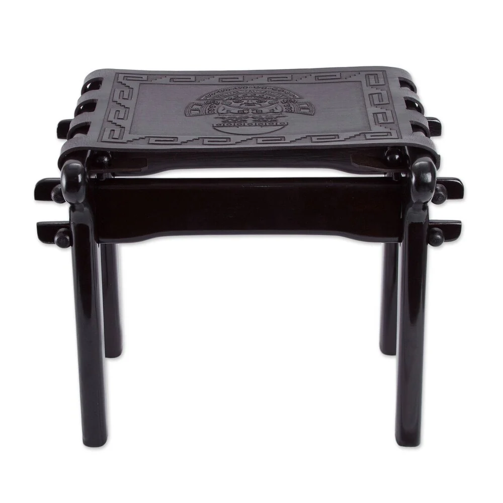 Handmade Tornillo Wood and Leather Nobility Stool (Peru)