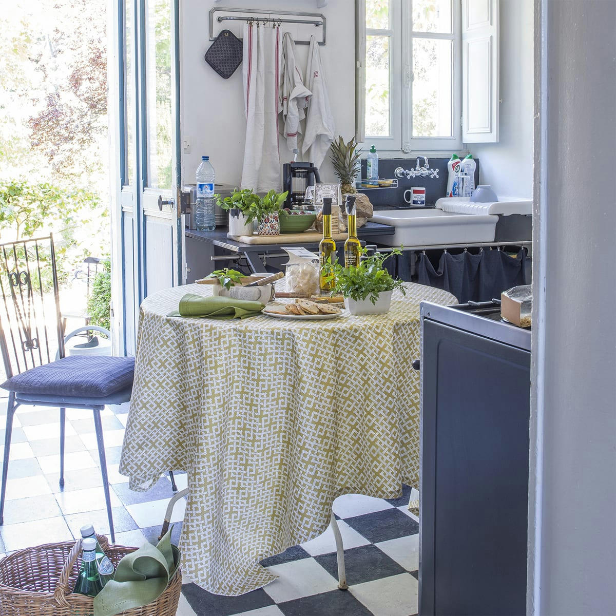 TRIBU - Nappe en satin de coton jaune osier 150x150cm