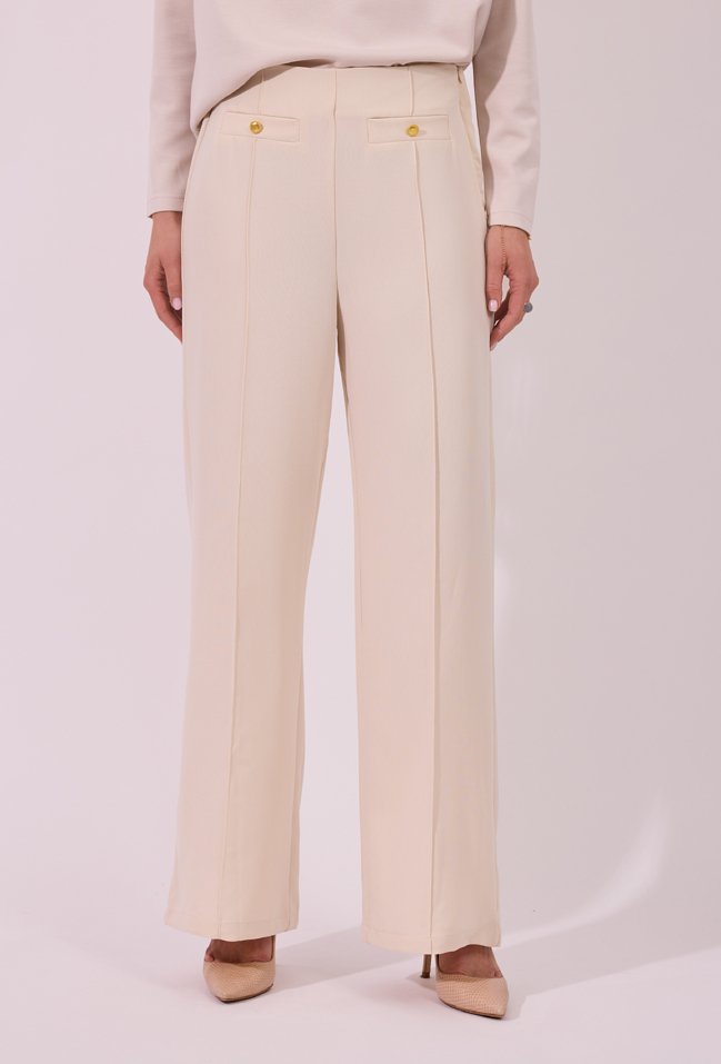 Eleganckie spodnie wide leg w kolorze ecru z ozdobnymi guzikami