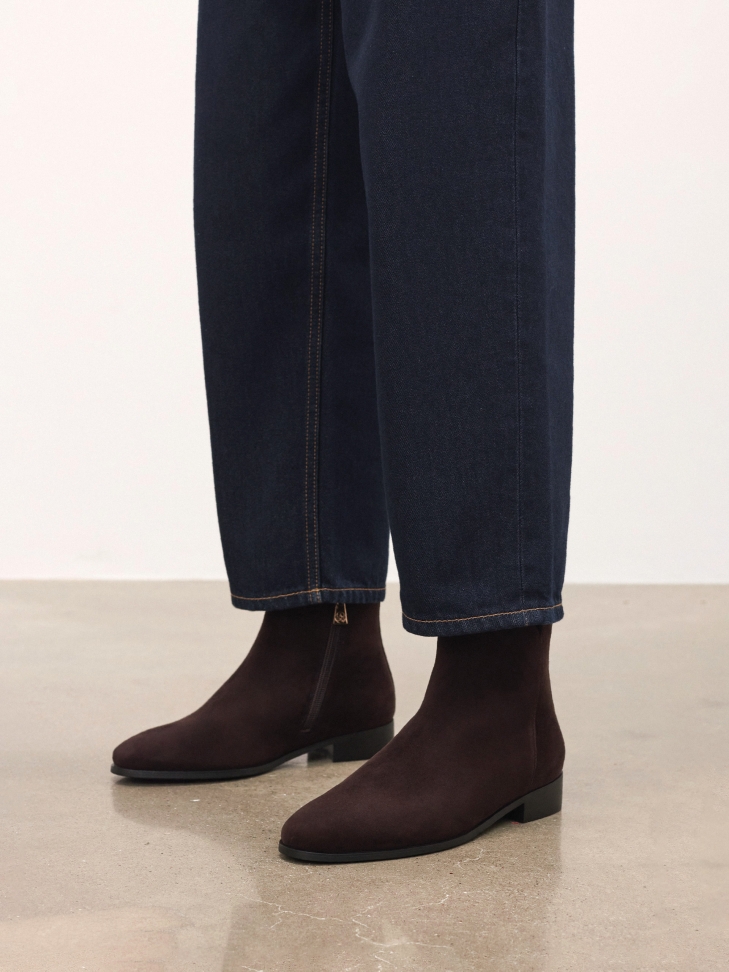 Suede brown zip-up boots