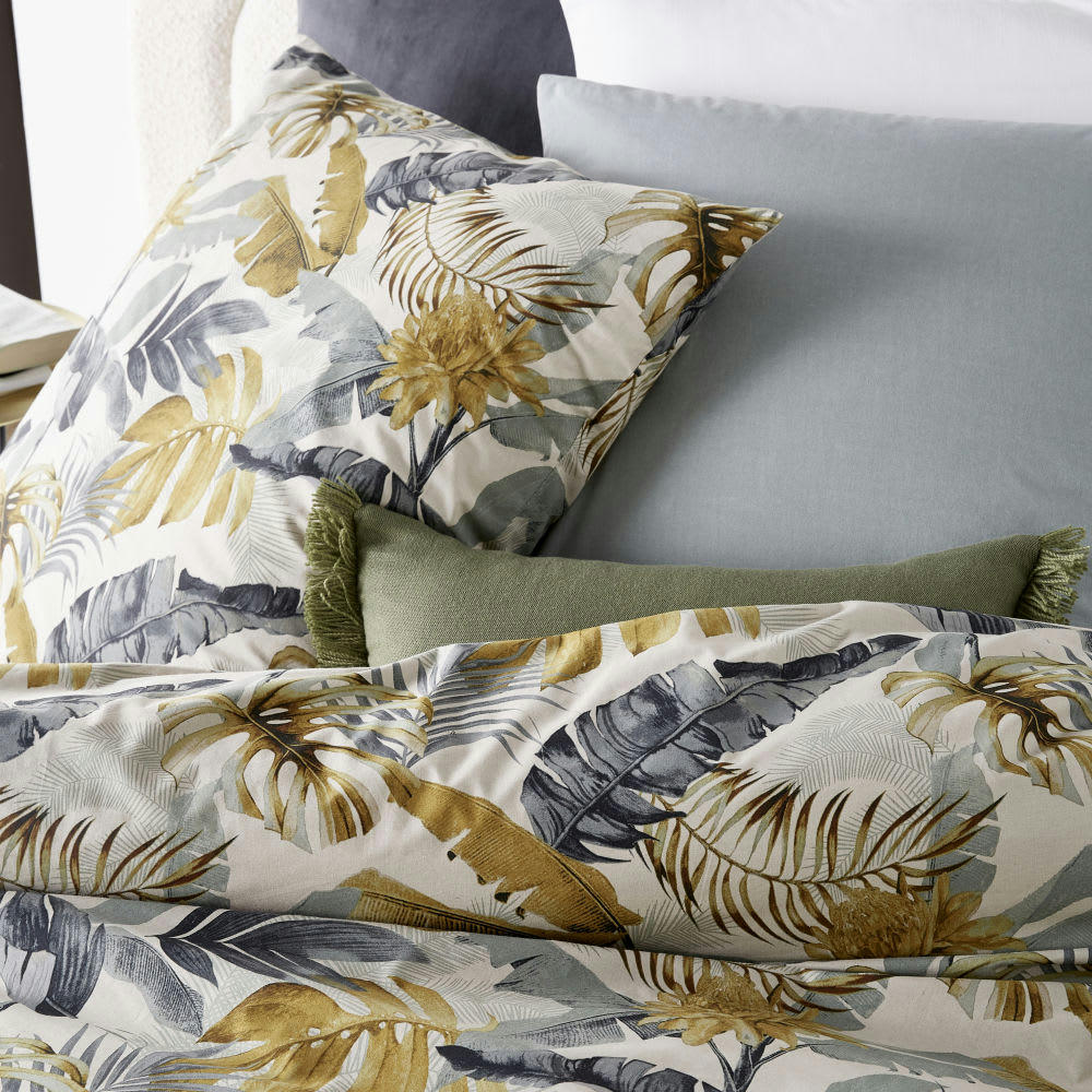 - Parure de lit en coton bio bleu vert et jaune moutarde imprimé tropical 220x240