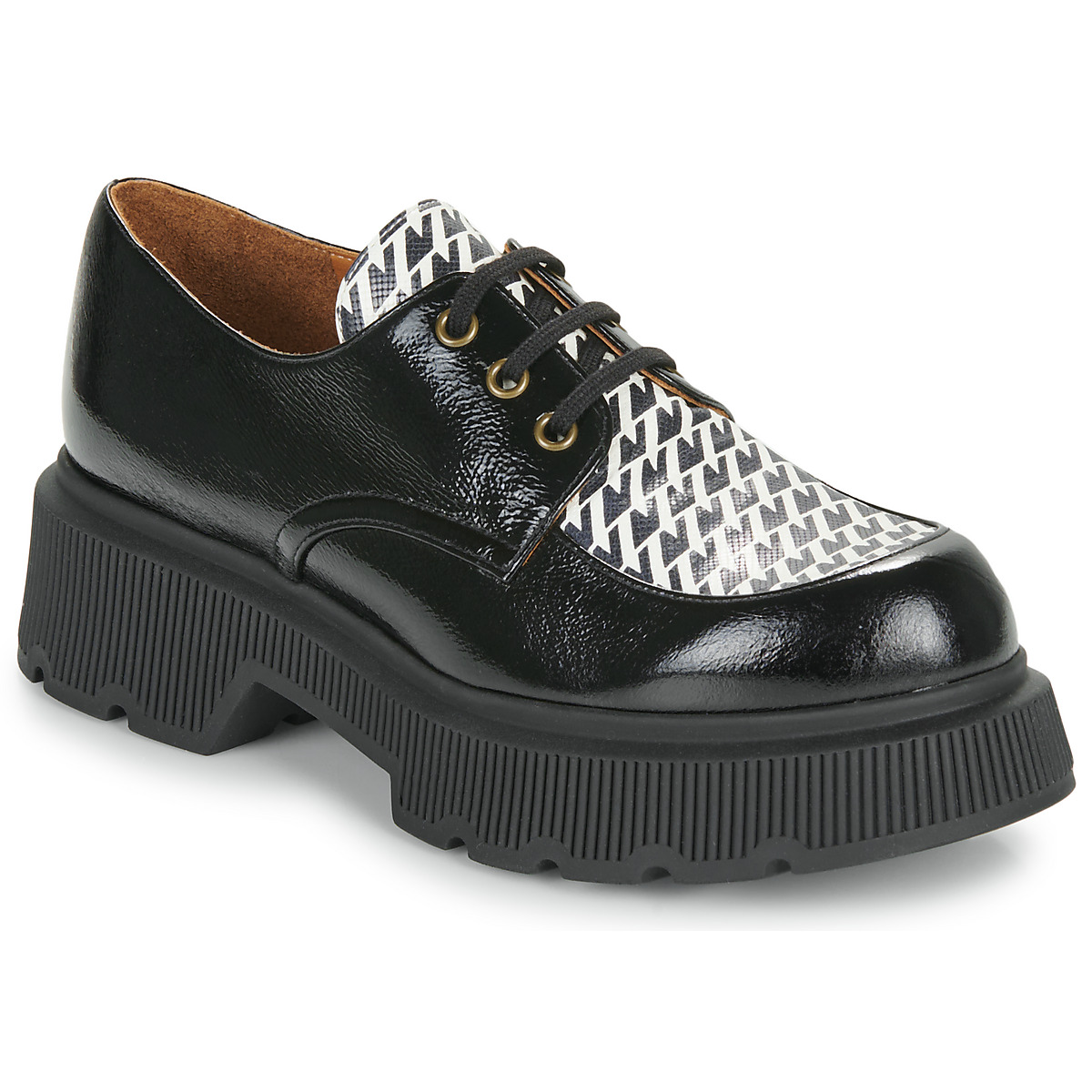 Chie Mihara - QAMBA - Black / White