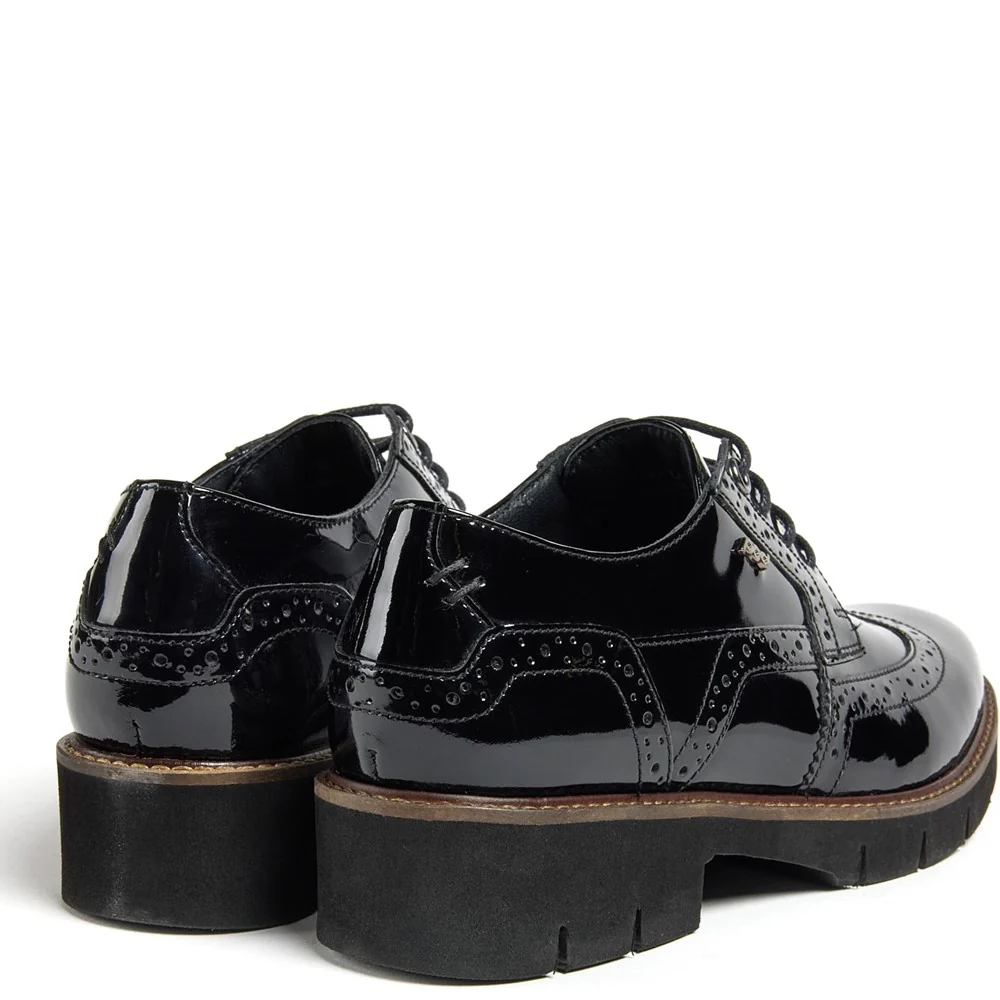 Pod Kacey Brogue