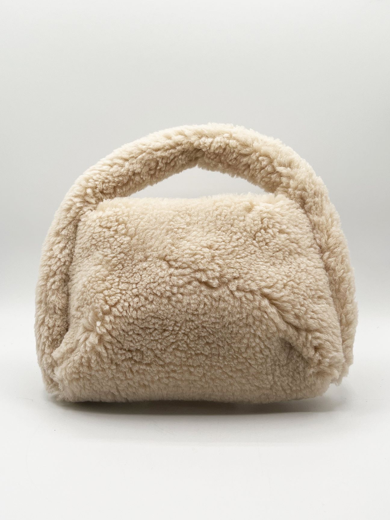 SVNX Borg Grab Bag In Cream