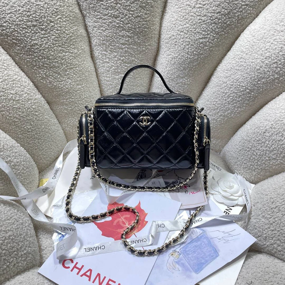 Chanel Cosmetic bag Shiny wrinkled leather