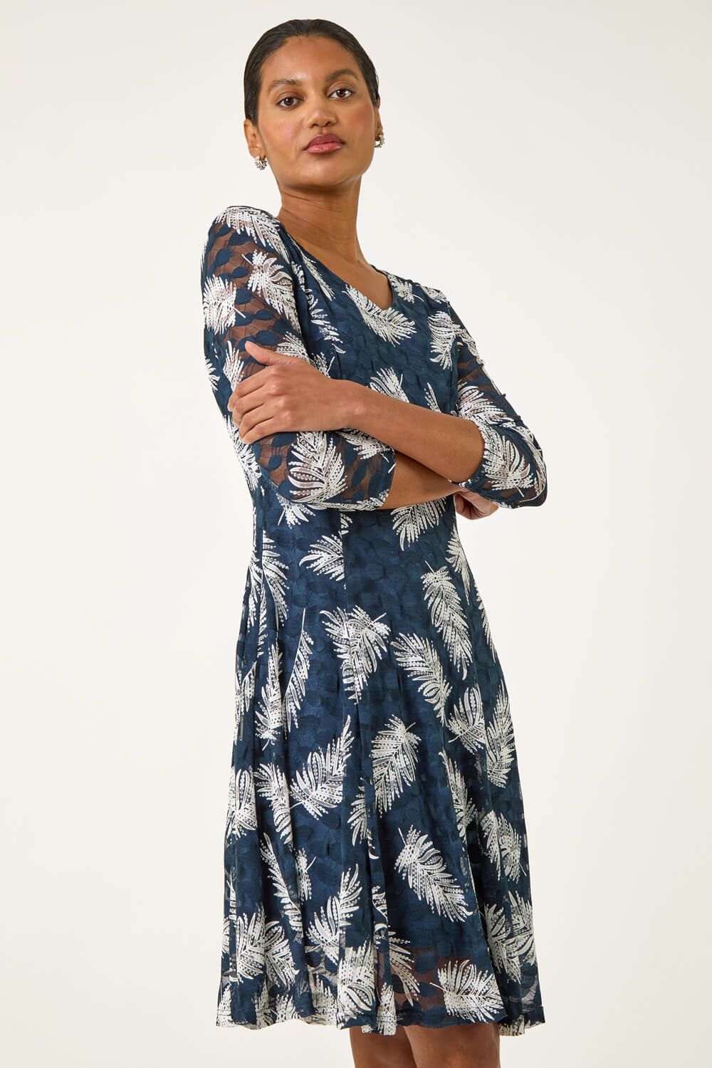 Roman Leaf Print Lace Stretch Dress