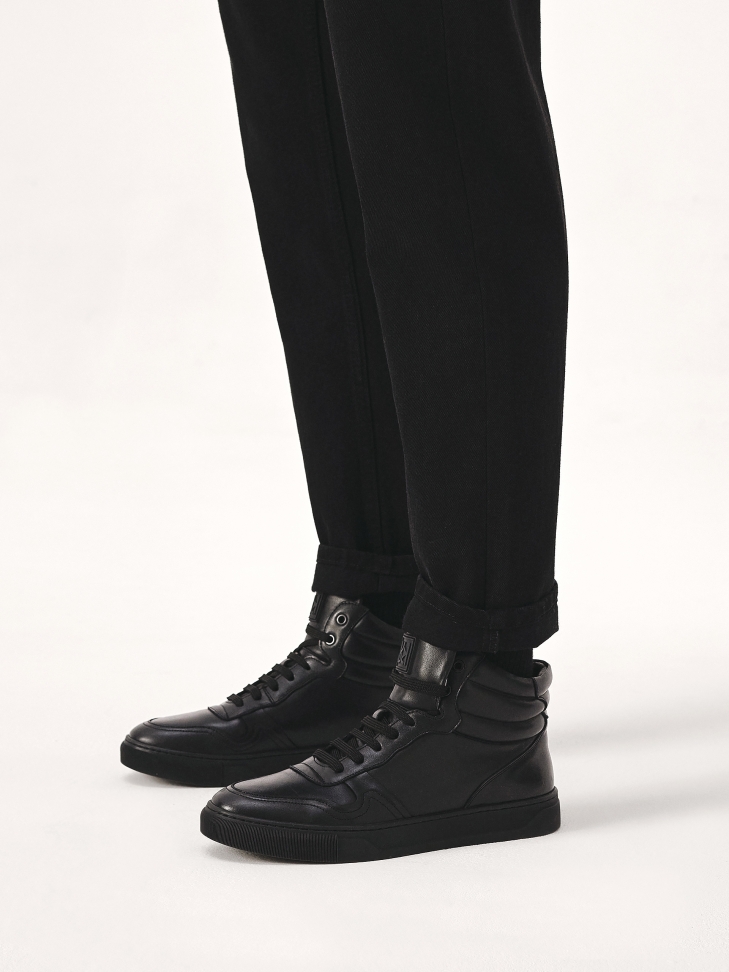 Black ankle sneakers