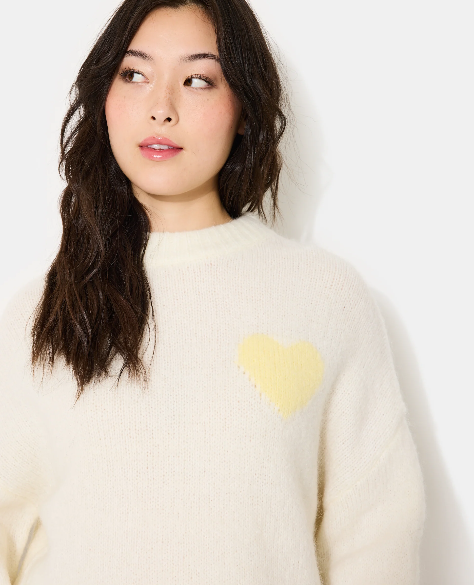 Pull contenant mohair et laine avec cœur