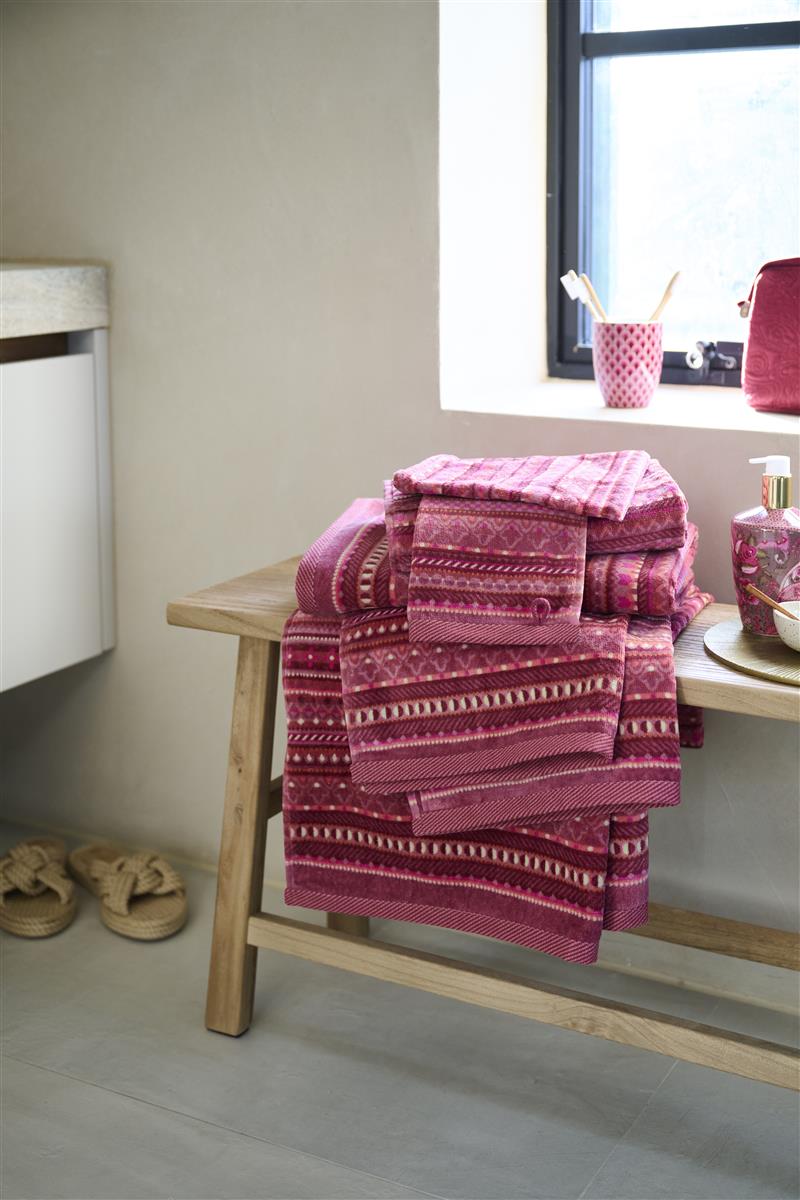Pip Studio Geometric Print - Douchelaken - 70x140 - Donker roze