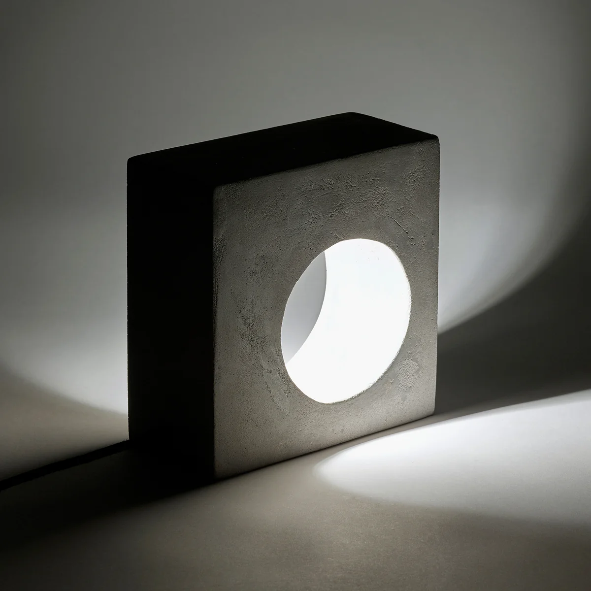 Serax - Flastaire Tischleuchte, Beton