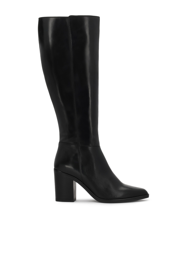 Classic black boots with wide heels