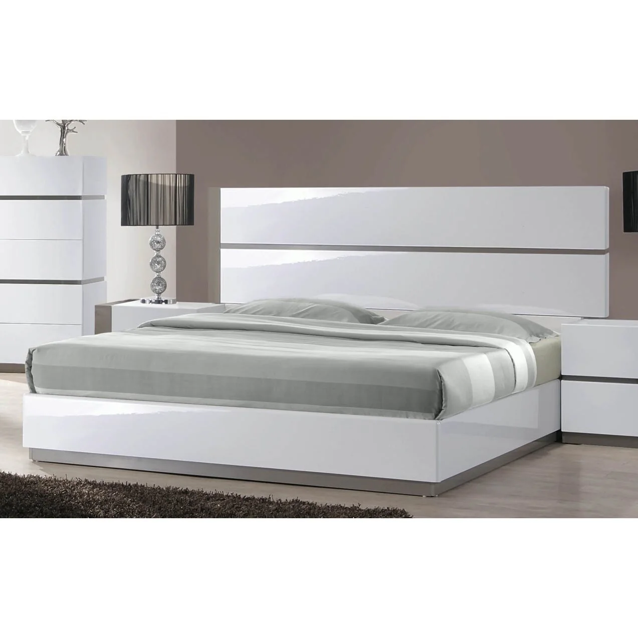 Somette 4-piece Mehdi Gloss White/Grey King-size Bedroom Set