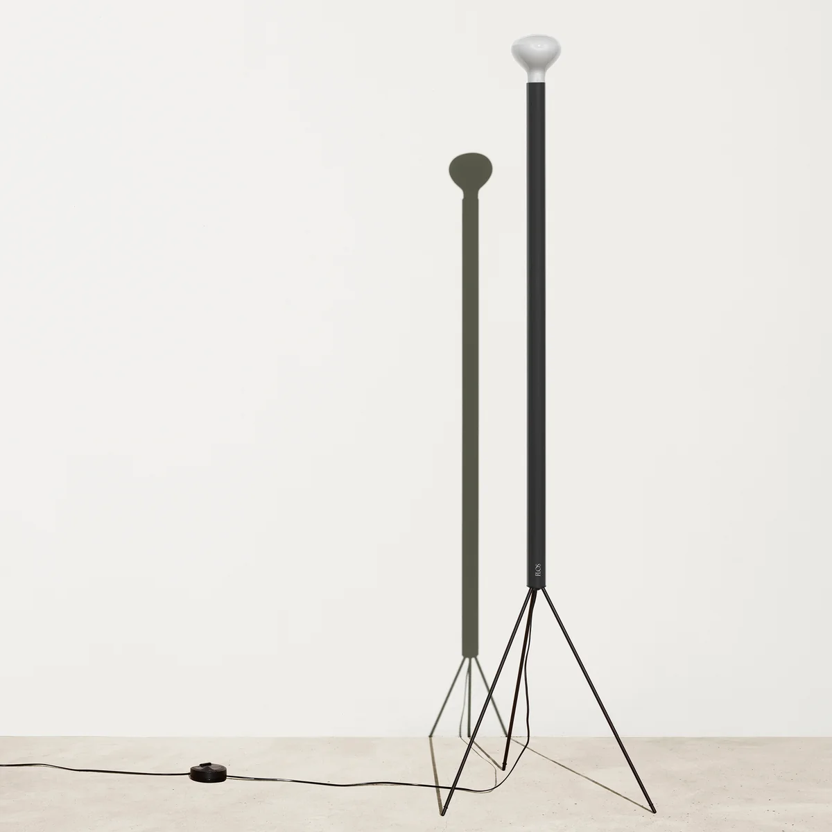 Flos - Luminator Stehleuchte H 189 cm, anthrazit